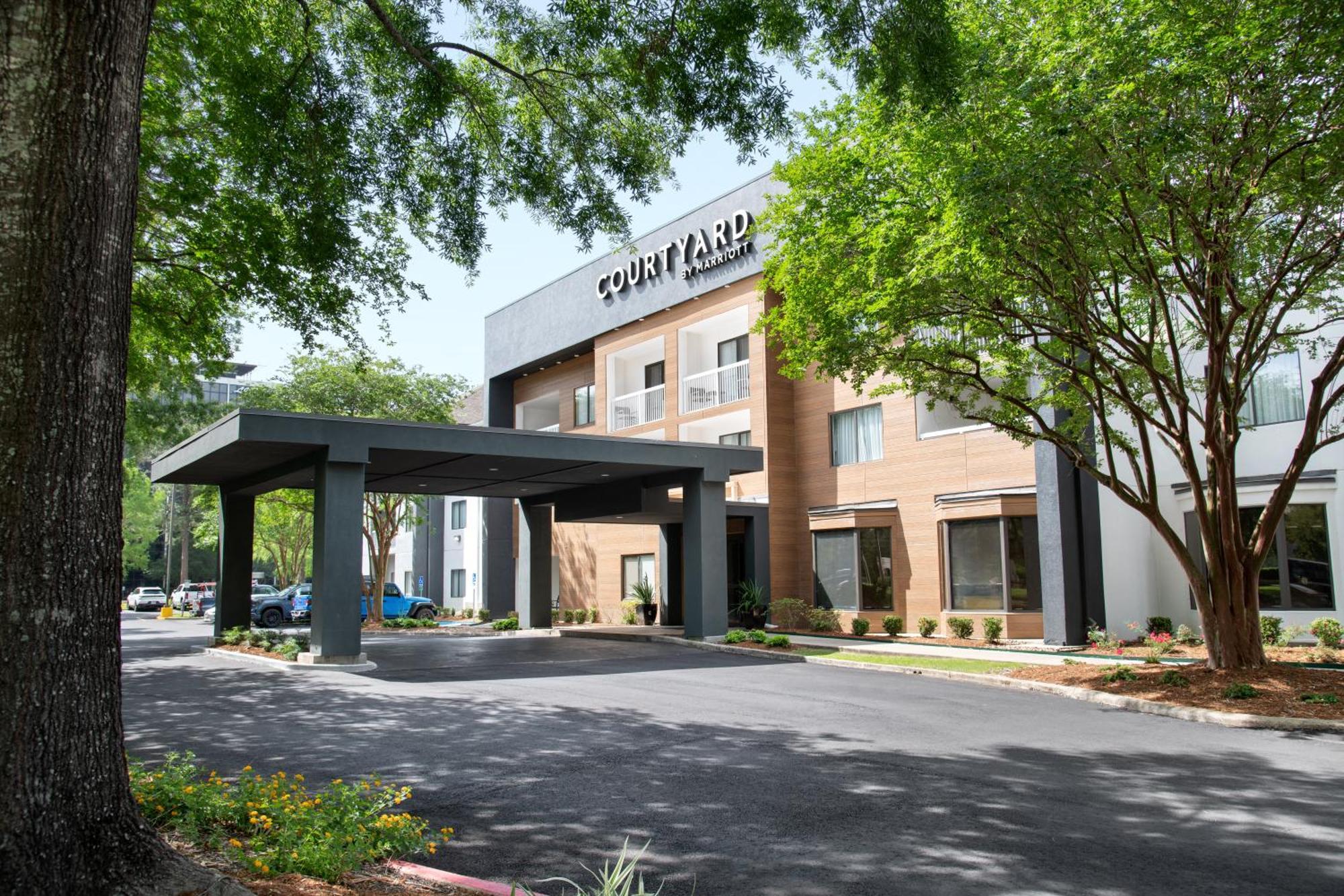 Отель Courtyard Lafayette Airport Экстерьер фото