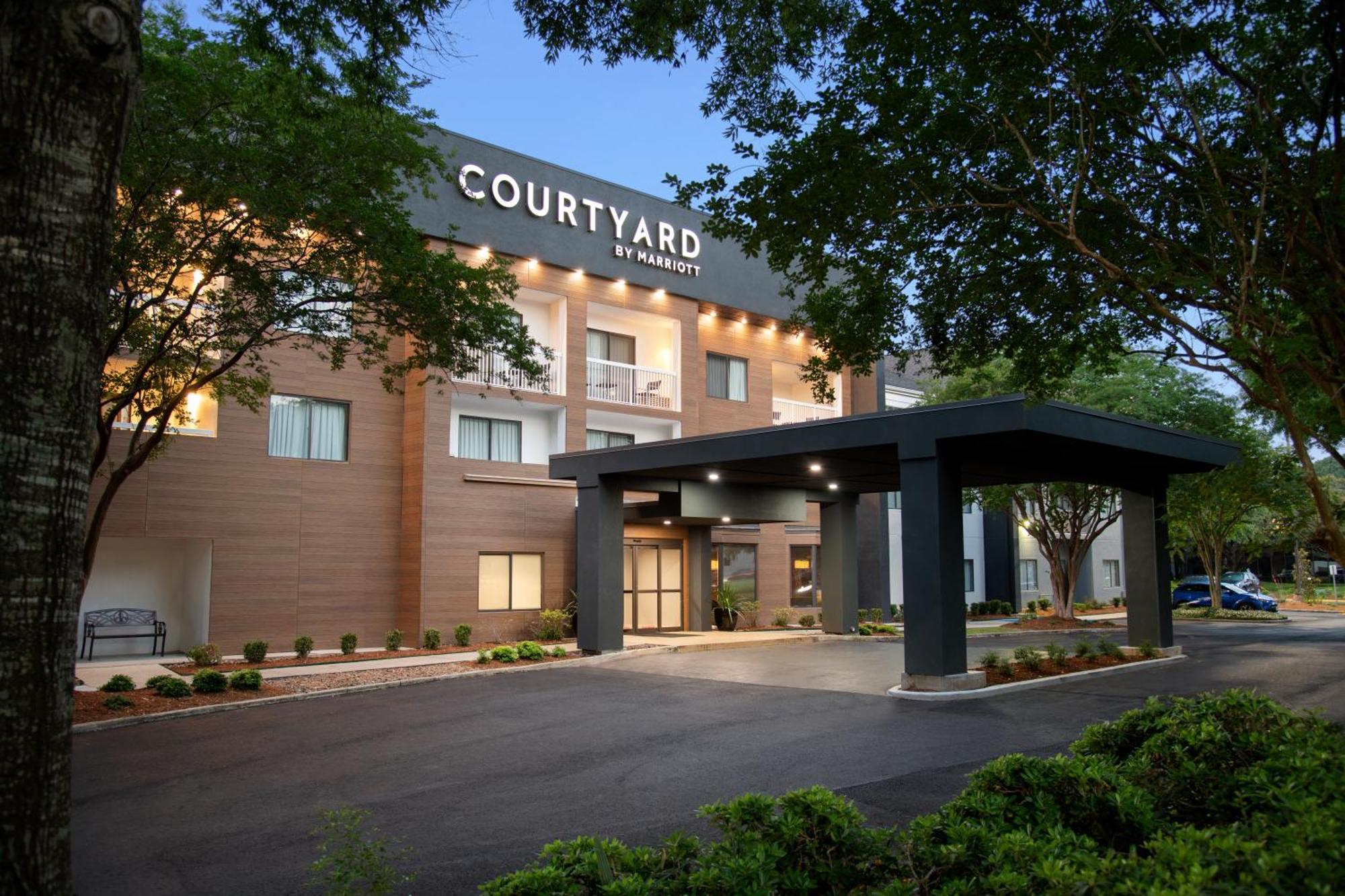 Отель Courtyard Lafayette Airport Экстерьер фото