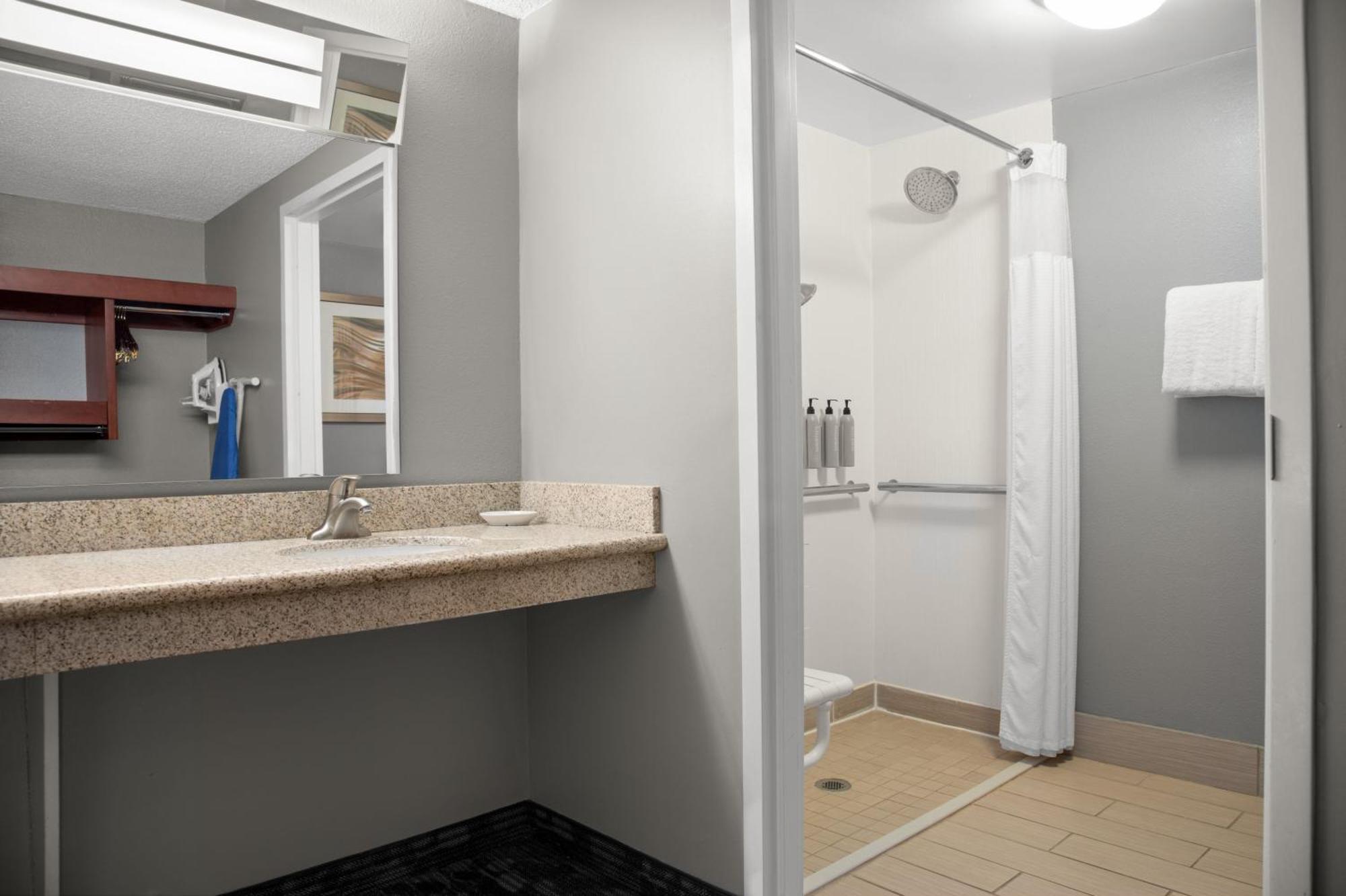 Отель Courtyard Lafayette Airport Экстерьер фото