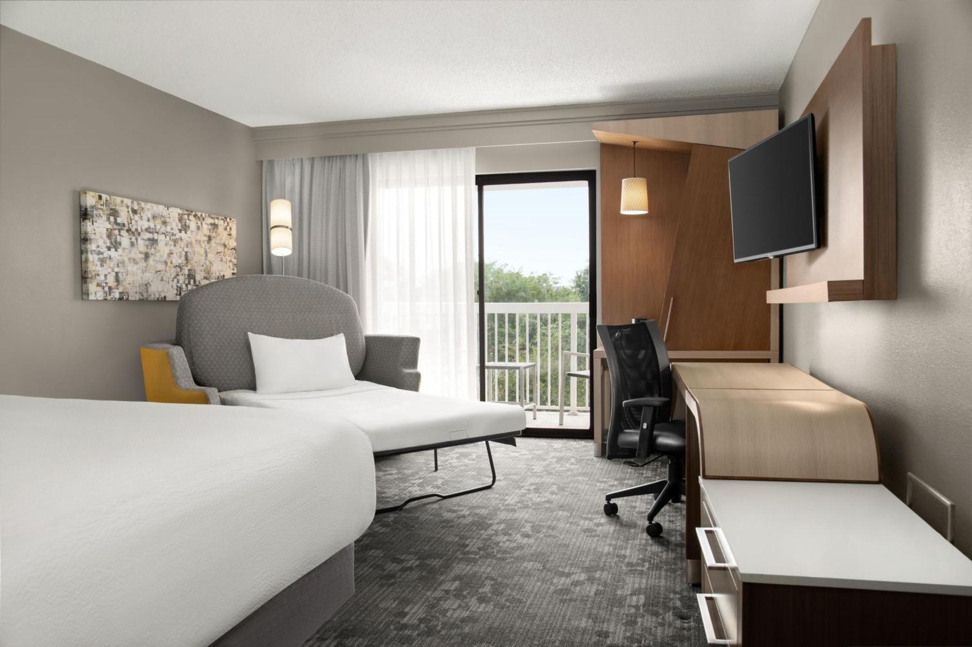 Отель Courtyard Lafayette Airport Экстерьер фото