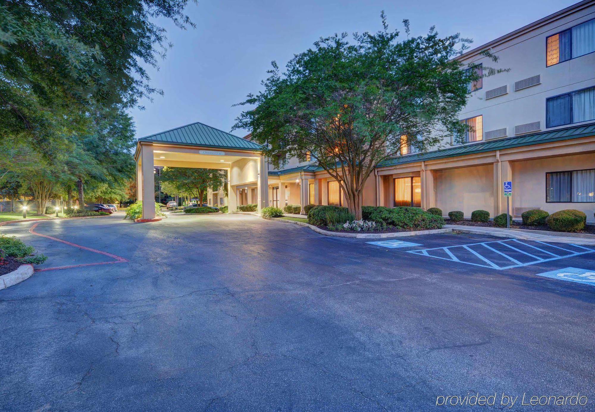 Отель Courtyard Lafayette Airport Экстерьер фото