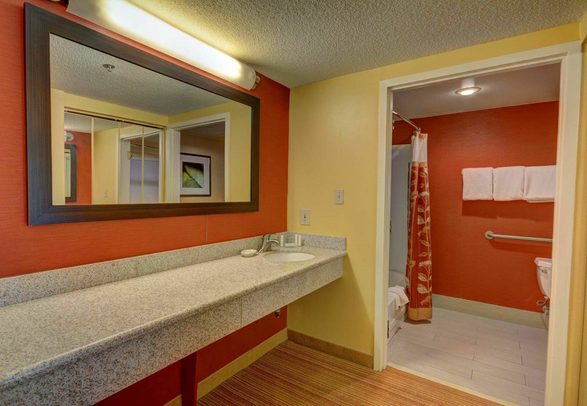 Отель Courtyard Lafayette Airport Экстерьер фото